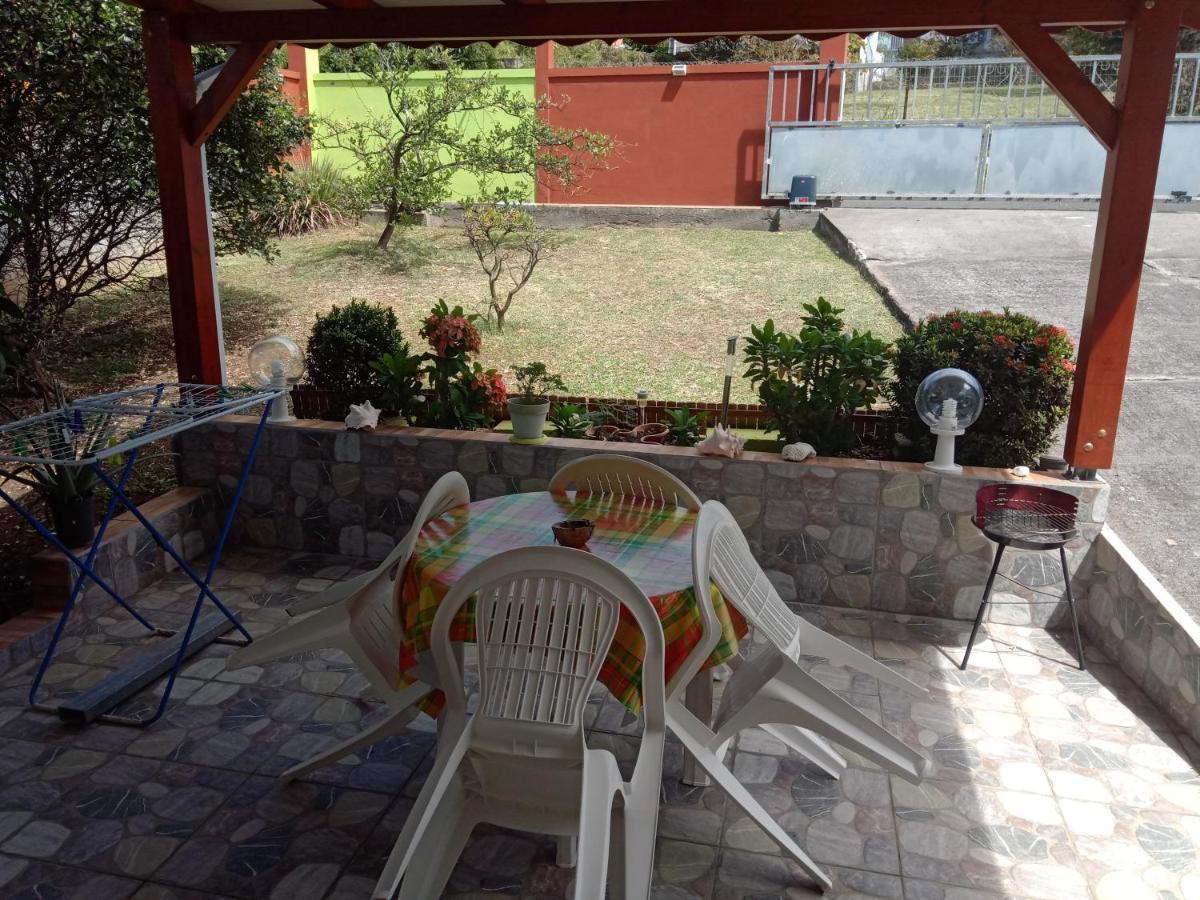 La Casa Binecha Avec Jacuzzi Βίλα Baillif Εξωτερικό φωτογραφία