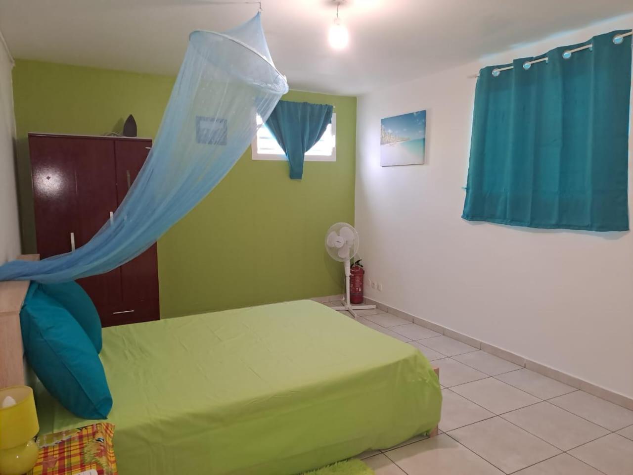 La Casa Binecha Avec Jacuzzi Βίλα Baillif Εξωτερικό φωτογραφία
