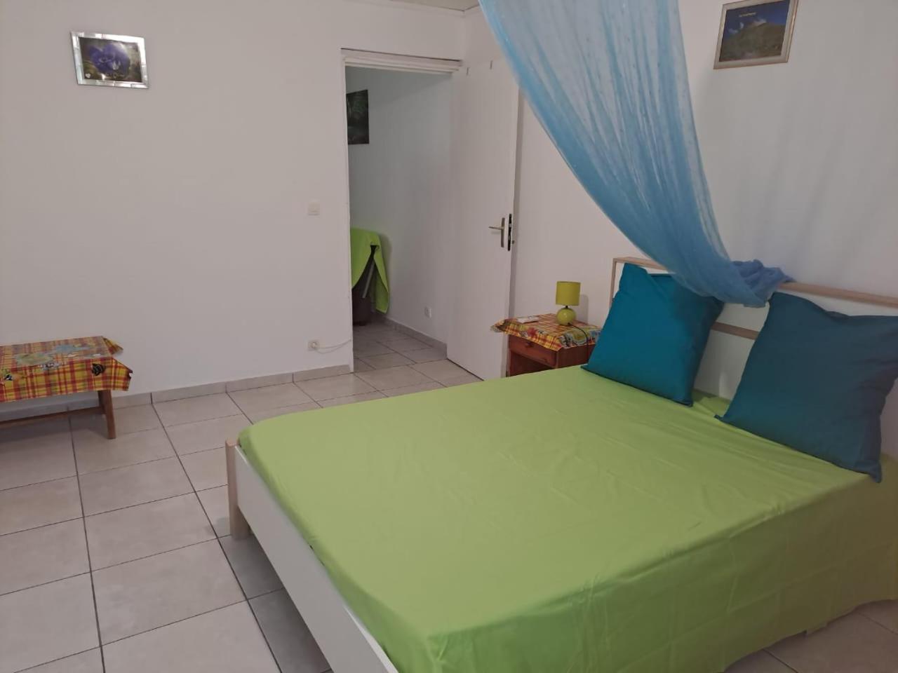 La Casa Binecha Avec Jacuzzi Βίλα Baillif Εξωτερικό φωτογραφία