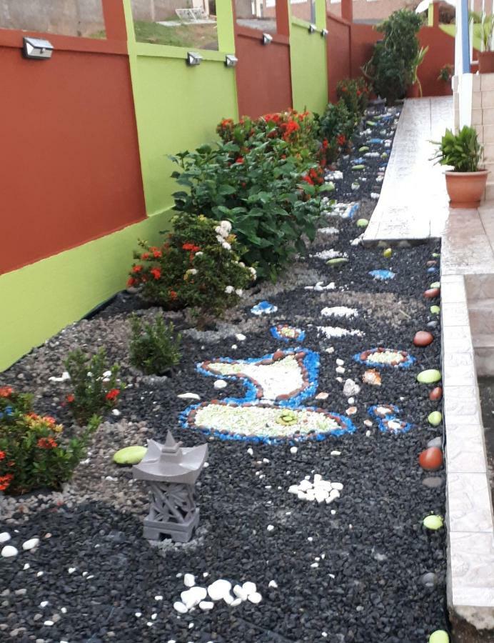 La Casa Binecha Avec Jacuzzi Βίλα Baillif Εξωτερικό φωτογραφία